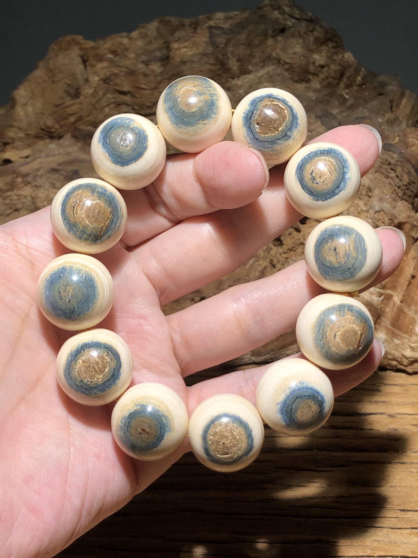《藍(lán)眼手串》20MM極品天然頂級猛犸牙藍(lán)眼睛，藍(lán)白分明！大自然的孕育